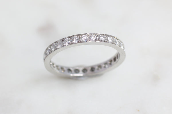 18ct Classic "All the Way Round" Wedder